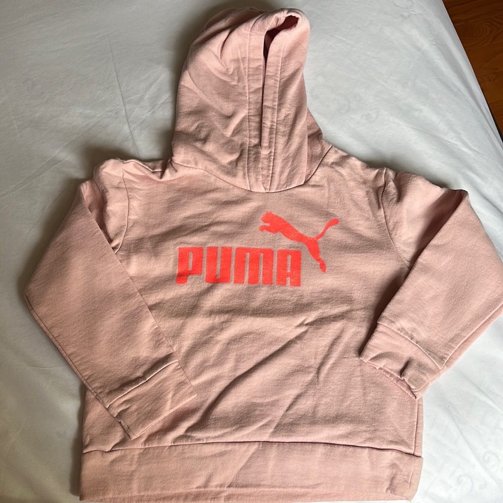 ❤️5 for ❤️$25 Puma hoodie
